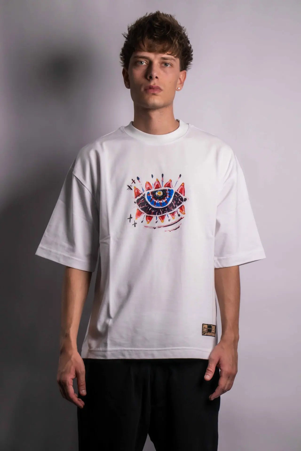 OHEMIEN EYES WHITE TEE