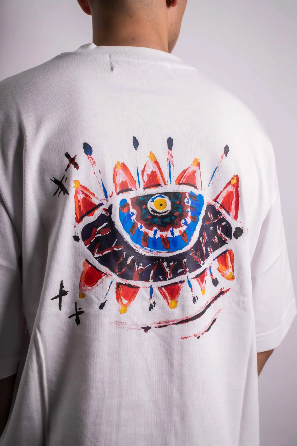 OHEMIEN EYES WHITE TEE